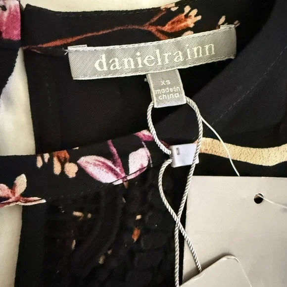Daniel Rainn Black Blouse with Pink Floral Design - NWT - XS - Picture 3 of 8